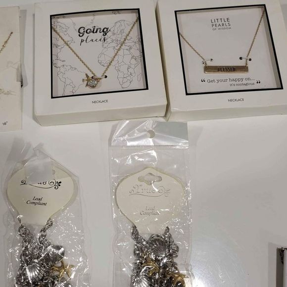 4 PIECES 2 necklaces and 2 bracelets  ALL NEW - Picture 1 of 6